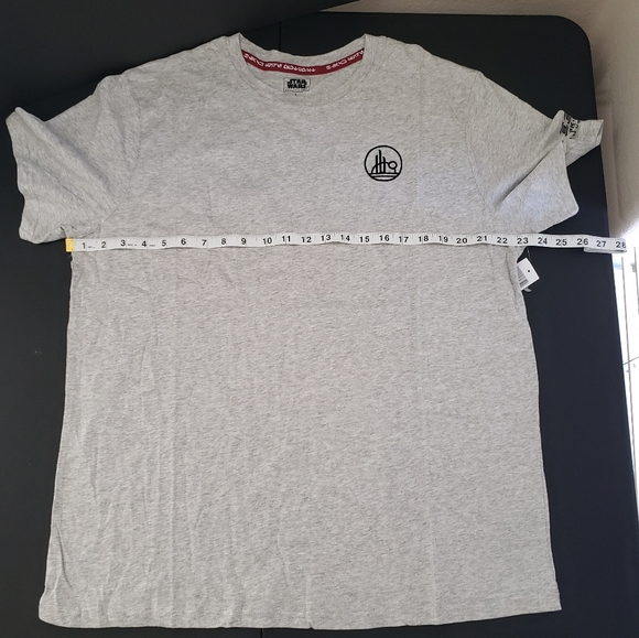 Star Wars Galaxy's Edge Black Spire Outpost Mens Large Short Sleeve Gray Tee NWT - Picture 12 of 13